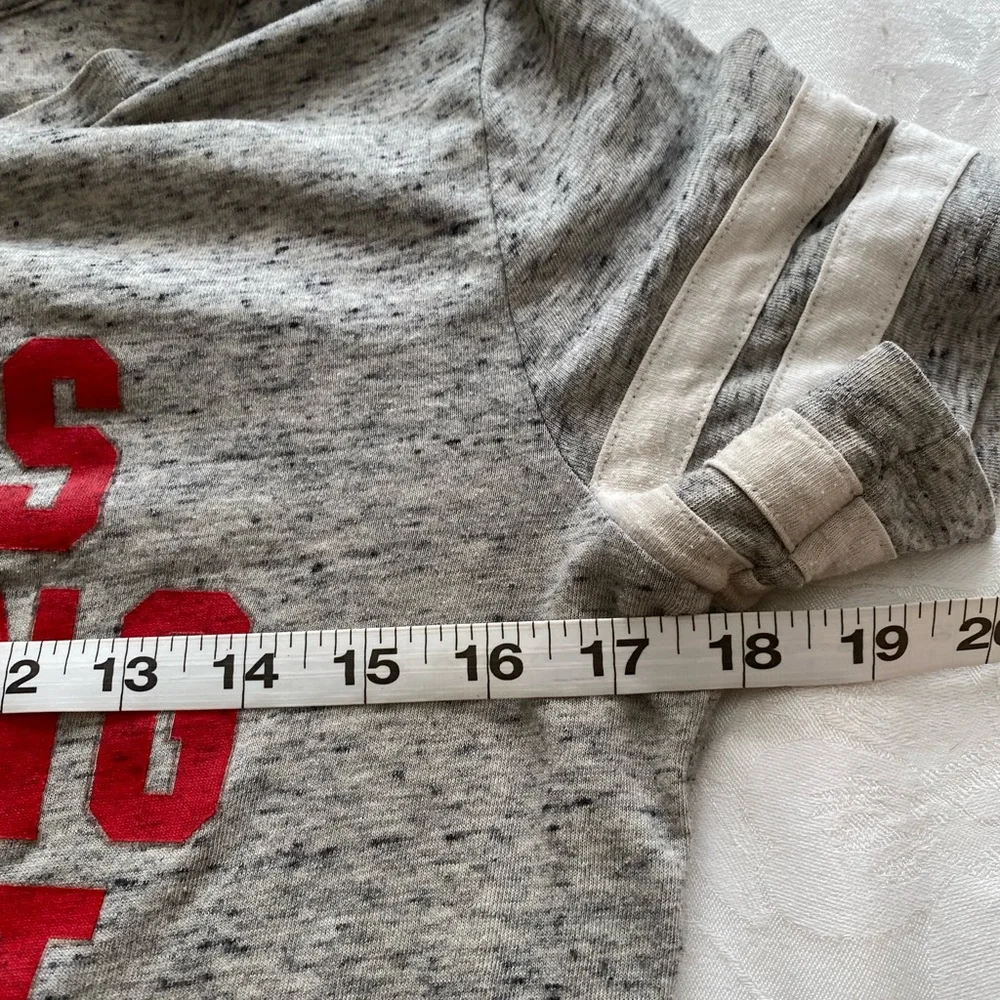 Victoria’s Secret PINK “If It’s Snowing” Short Sleeve  Graphic T-Shirt XS - Picture 3 of 7